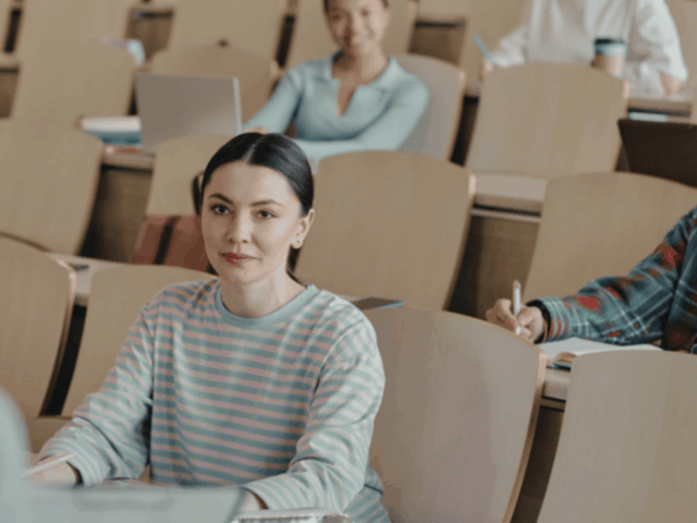 Tốt nghiệp Cử nhân TESOL UK, bạn có thể dạy ở đâu?