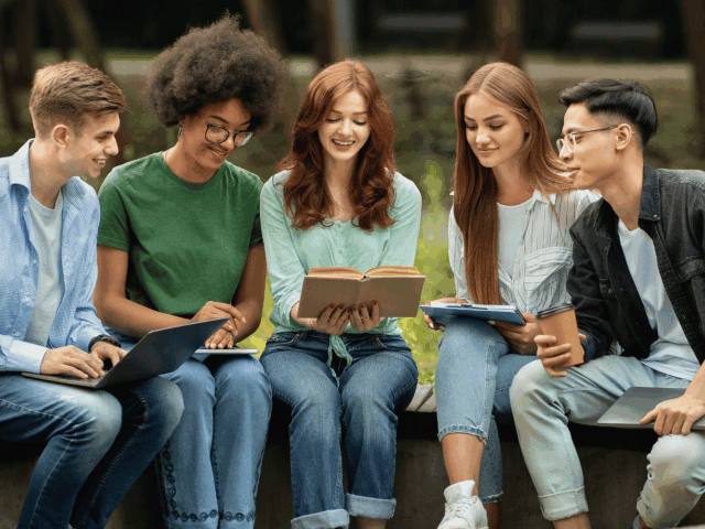 “Nghề xanh” là gì và vì sao Cao Đẳng TESOL lại thuộc nhóm này?